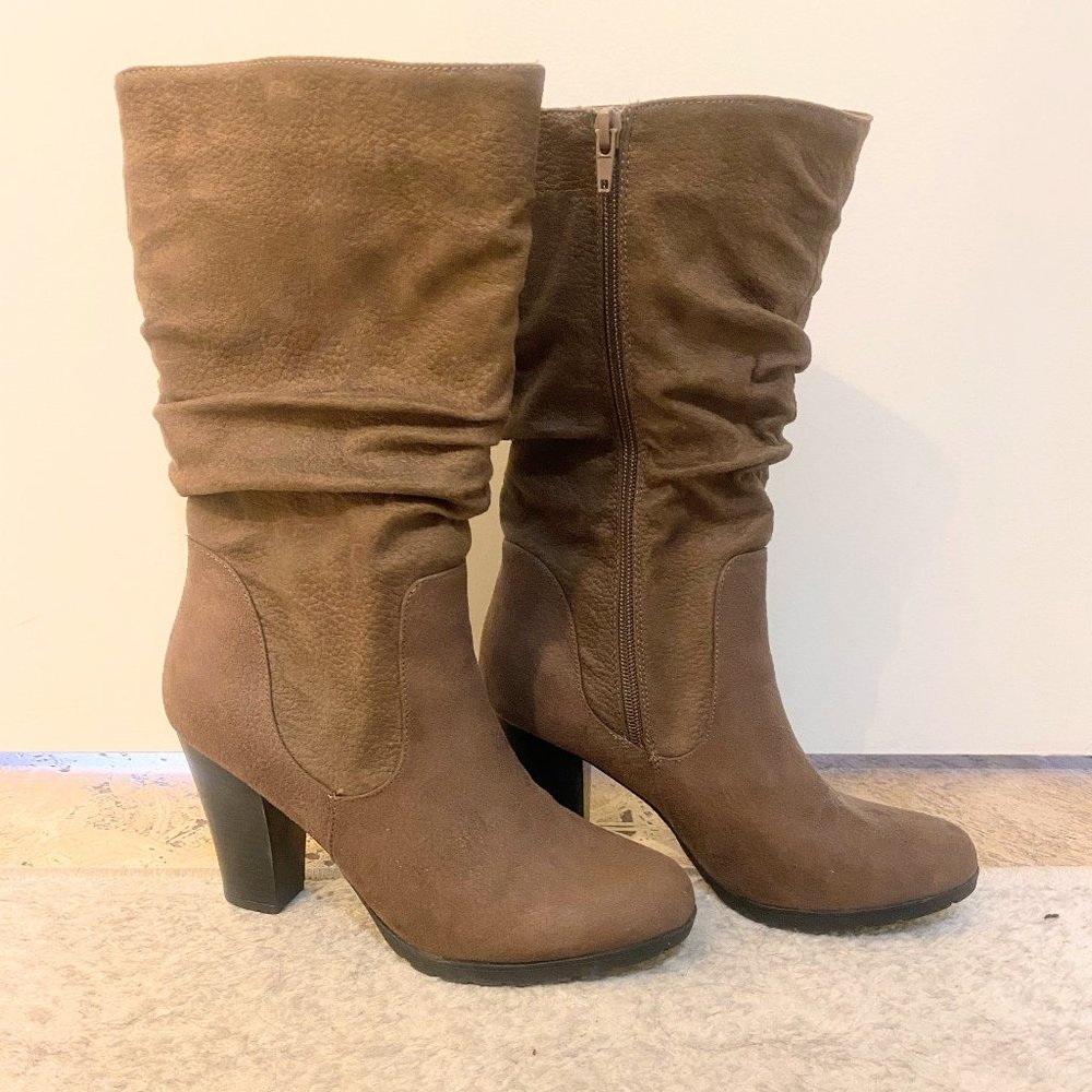 White Mountain Brown Suede Samuelle Slouch Mid-calf 8.5M